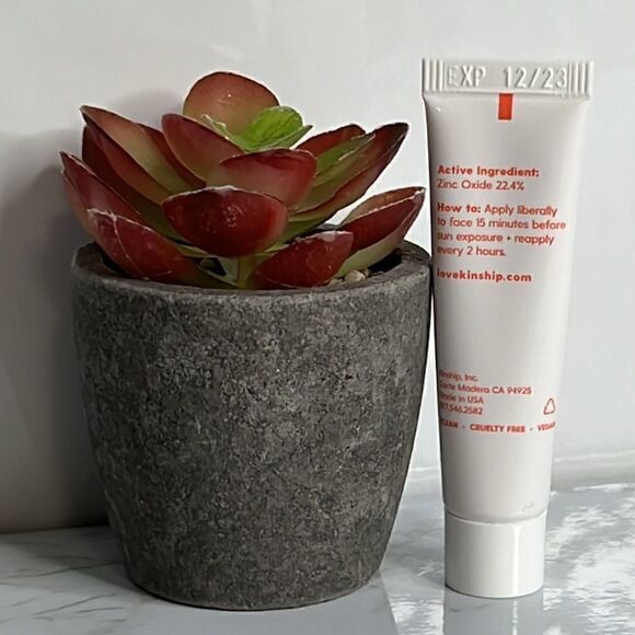 $5💥 KINSHIP SELF REFLECT PROBIOTIC MOISTURIZING SUNSCREEN SPF 32 - Picture 2 of 3